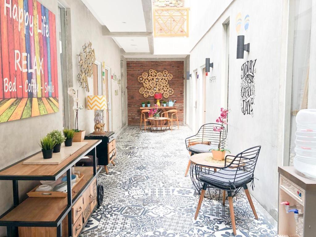 Collection O 31 The Batik Bed And Coffee Bandung Hotel Exterior photo