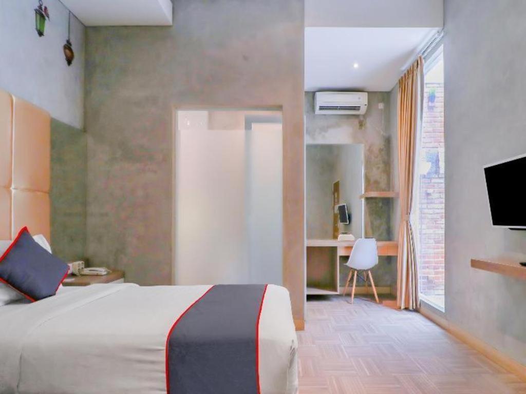 Collection O 31 The Batik Bed And Coffee Bandung Hotel Exterior photo